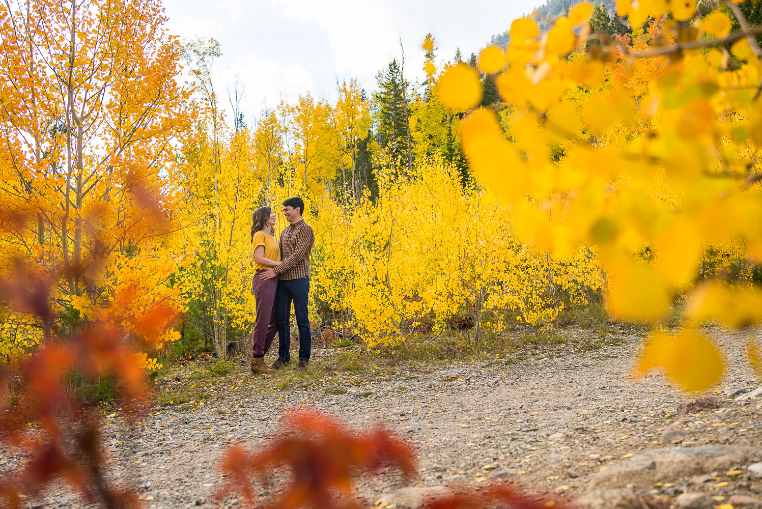 fall engagement photos colorado
