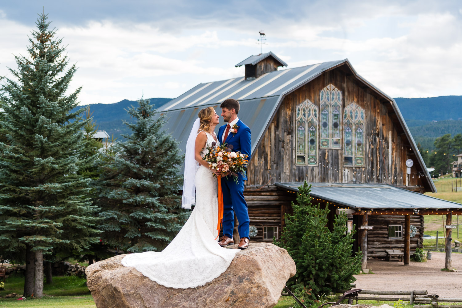 the barn at evergreen memorial park wedding photogaphy
